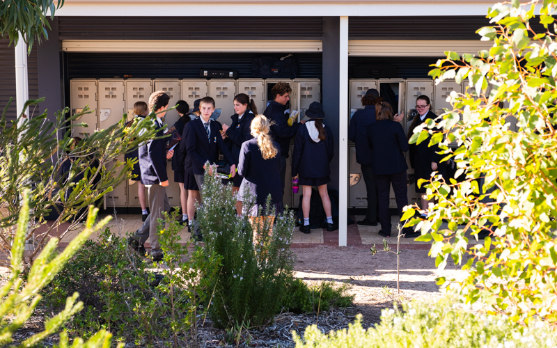 Small – EACS (WR) – Grounds_Students – 01